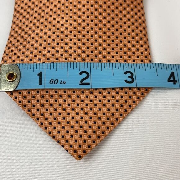 Roundtree & Yorke Silk Tie - Picture 5 of 5